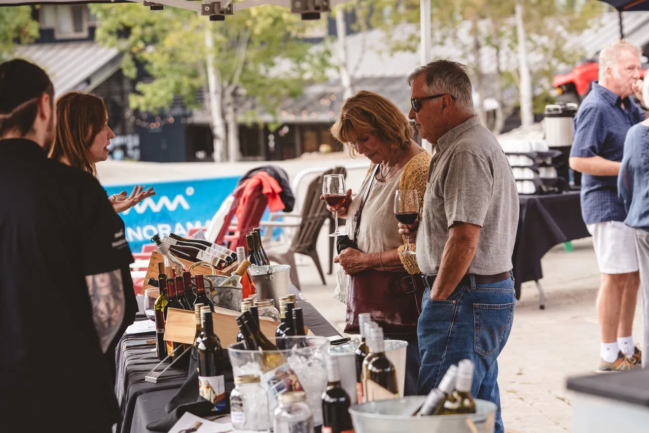 2025-09-12-pano-harvest-wine-14