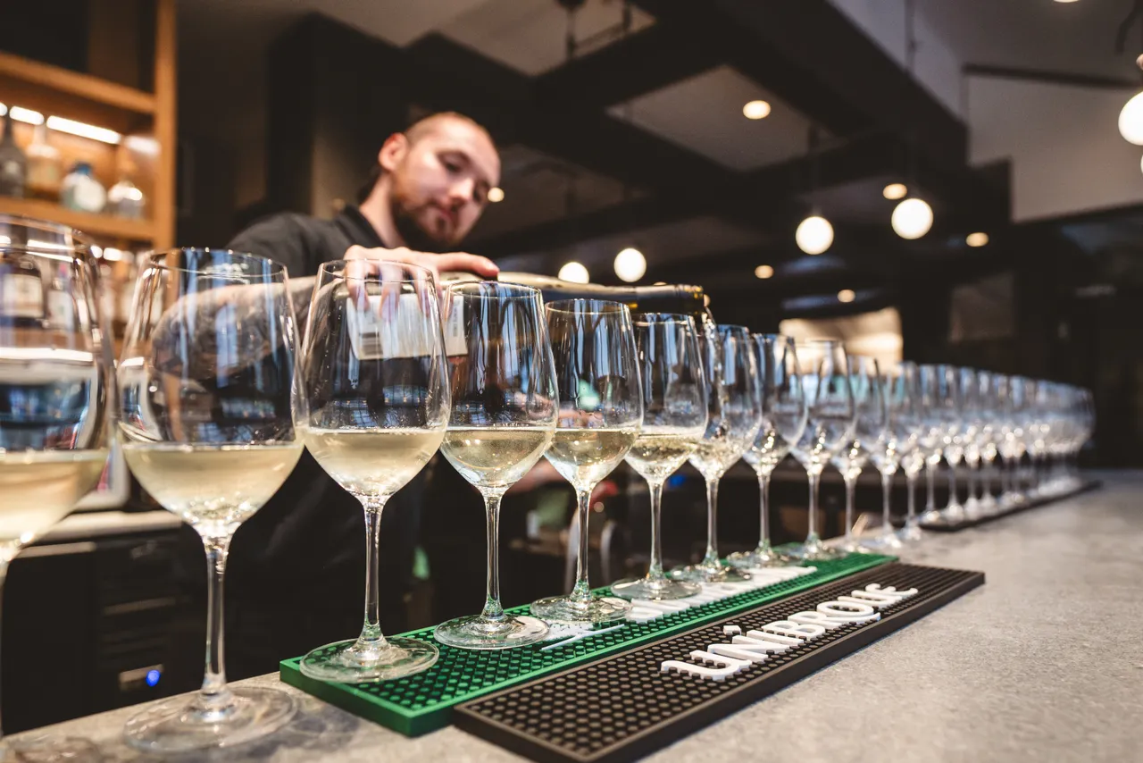 2025-09-12-pano-harvest-wine-90